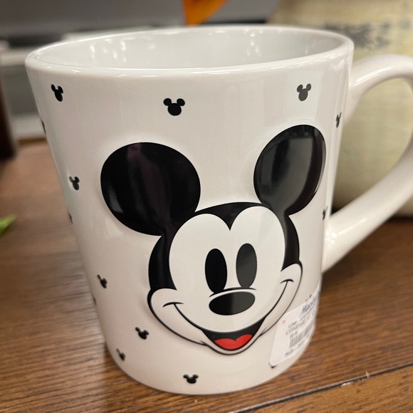 Disney Mickey Embossed Head Icon Logo Ceramic Coffee Tea mug NEW - Picture 3 of 5
